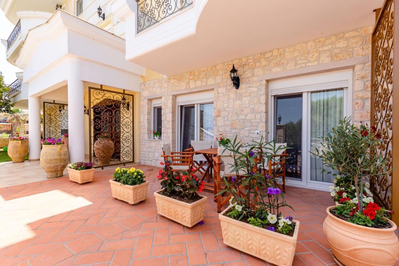 Ferienwohnung Elvis Nest Nea Moudania Exterior foto