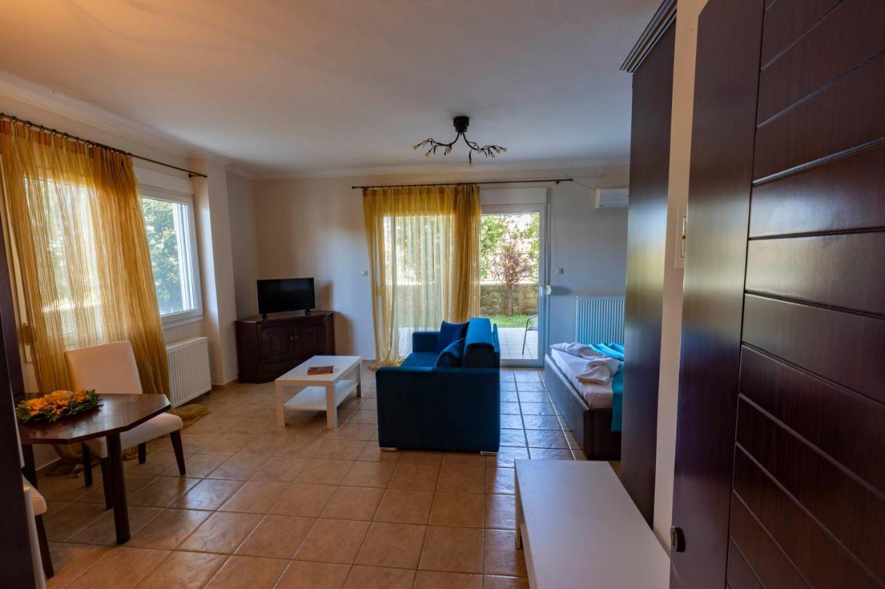 Ferienwohnung Elvis Nest Nea Moudania Exterior foto